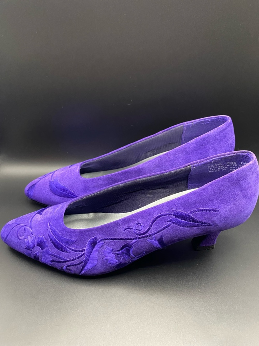 Vintage Predictions Purple Suede and Purple Embroidery Pumps - Picture 3 of 10